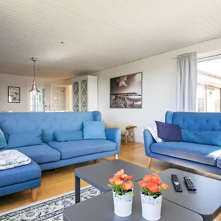 10 Person Holiday In Thisted Casa de Férias Nørre Vorupør
